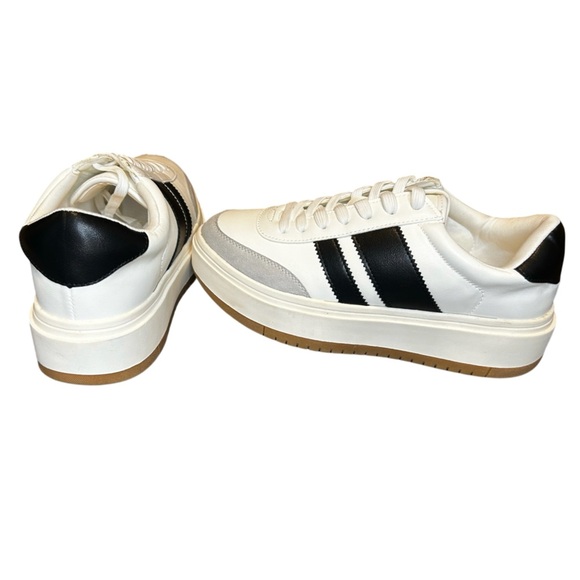 NWOT Madden Girl Women's Navida Sneaker Size 9 - Picture 3 of 5